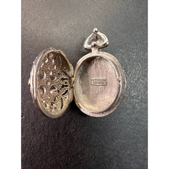 Vintage sterling silver poison locket Maltese cross pendant - Picture 4 of 9